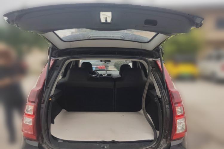 Used FORTHING Joyear X5 2015 1.6L Manual Luxury Model Trunk