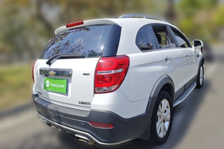 Used Chevrolet Captiva 2015 2.4L 4x4 Flagship Edition 7-Seater