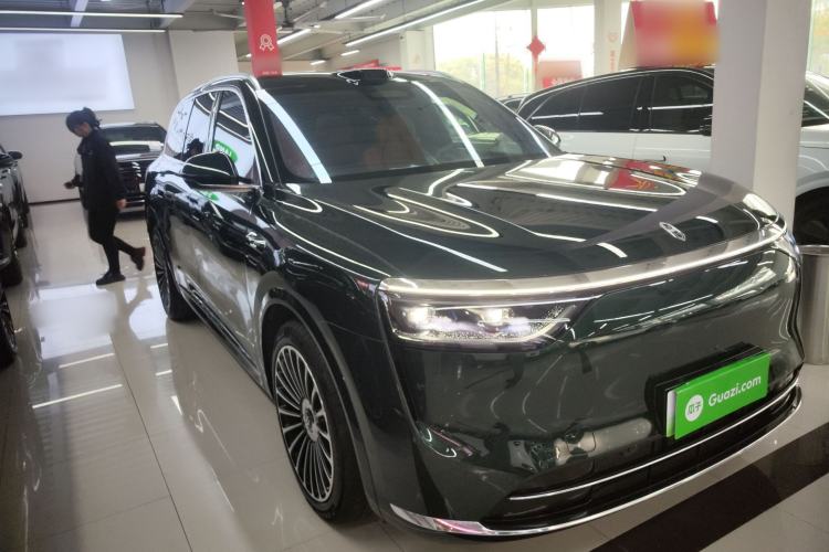 Used Hima AITO M8 2025 Extended-Range Ultra Version 53.4 kWh 6-Seater Edition Front Right 45 Deg