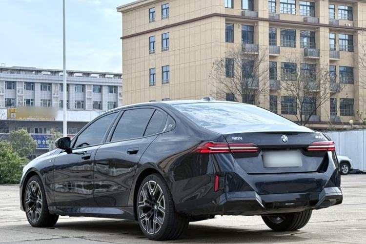 Used BMW 5 Series 2025 530Li Luxury Edition M Sport Package
