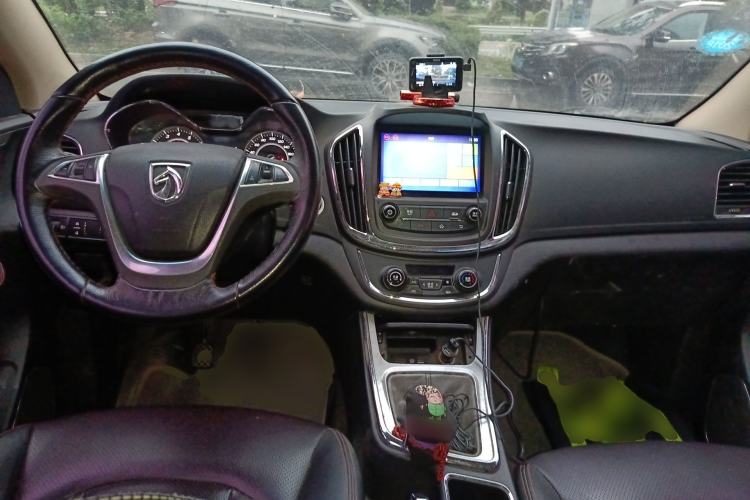 Used Baojun 560 2015 1.8L manual luxury version