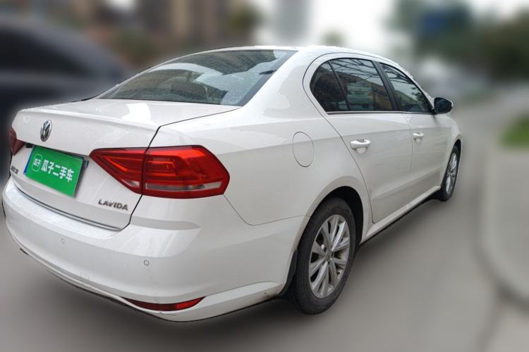 Used Volkswagen Lavida 2015 1.6L Manual Comfort Edition
