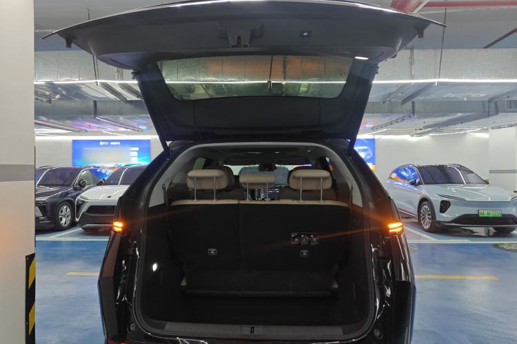 Used XPeng X9 2025 740 Ultra-Long Range Max