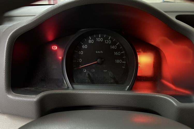 Used Nissan NV200 2014 1.6L Manual Luxury Model China V Standard