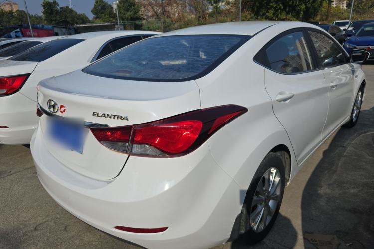 Used Hyundai Elantra (5th Generation / Langdong) 2016 1.6L Automatic Smart Version
