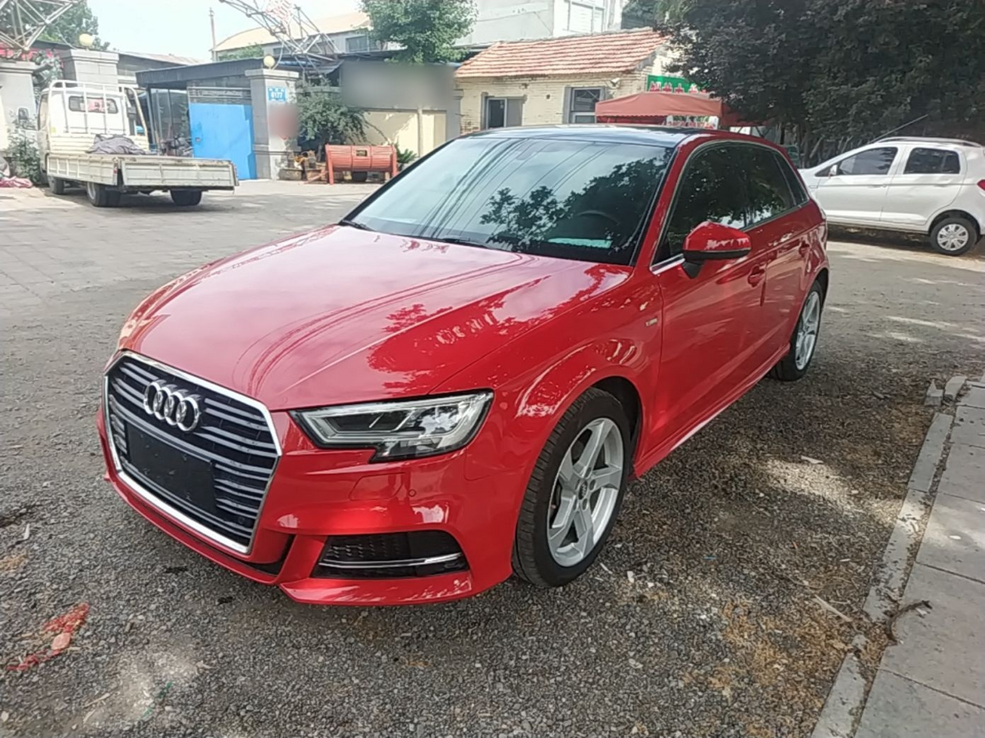 Под передней частью автомобиля