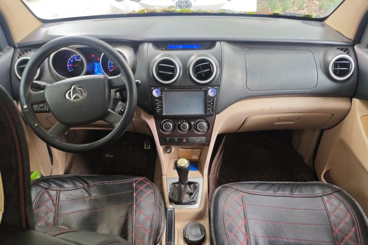 Used CHANGAN KAICHENG Ounuo S 2012 1.5L Standard Version
