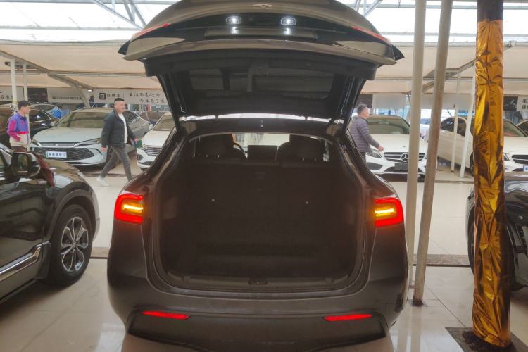 Used Tesla Model Y 2021 Long-Range All-Wheel-Drive Version