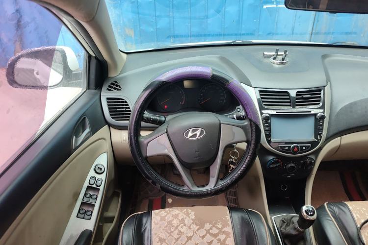 Used Hyundai Verna (older generation) 2014 1.4L Manual Smart GLS Trim Steering Wheel