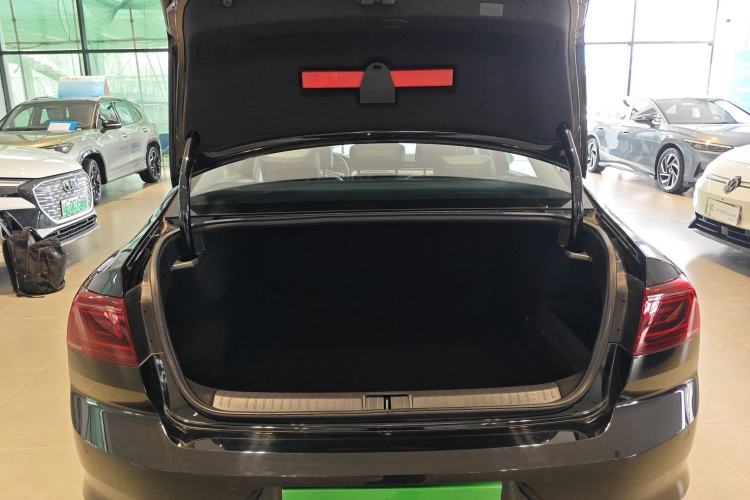 Used Volkswagen Magotan 2025 Revised Version Zhongxiang Edition 280TSI DSG Luxury Trim