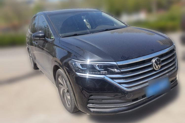 Used Volkswagen Viloran 2023 380TSI Luxury Edition Front Right 45 Deg