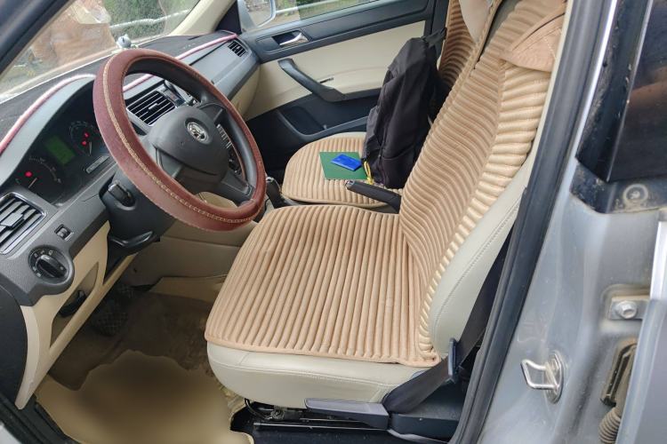 Used Skoda Rapid 2015 1.6L Automatic Smart Selection Model