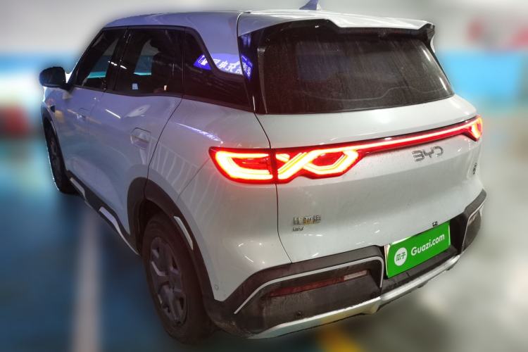 Used BYD Yuan UP 2025 Intelligent Driving Version 401 KM Dynamic Edition Exterior 3