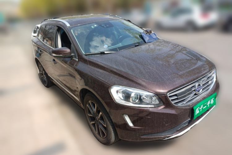 Used Volvo XC60 2017 T5 AWD Smart Upgrade Edition Front Right 45 Deg