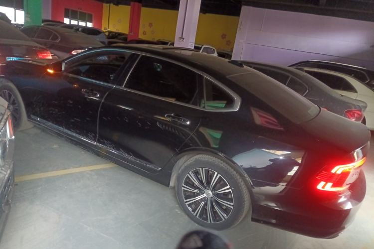 Used Volvo S90 2022 B5 Zhiyi Luxury Edition
