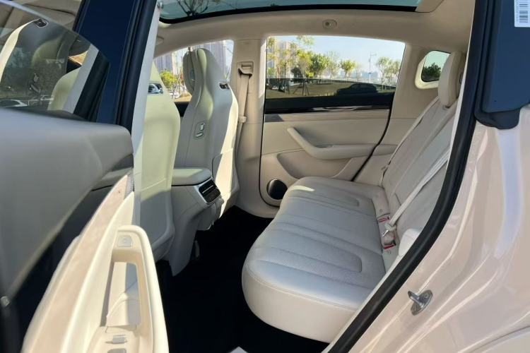 Used Hima Luxeed R7 2025 Range-Extended Version 251 km Max Interior 5