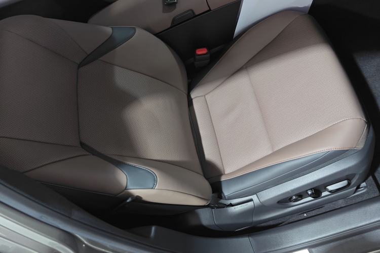 Used Lexus ES 2023 200 Excellence Edition
