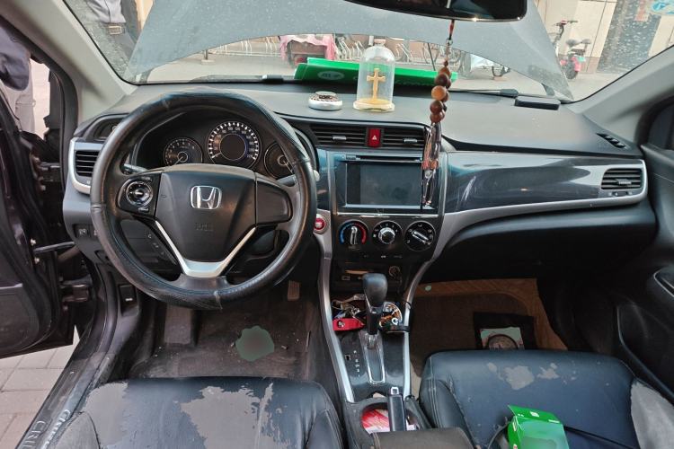 Used Honda Crider 2015 1.8L automatic luxury edition
