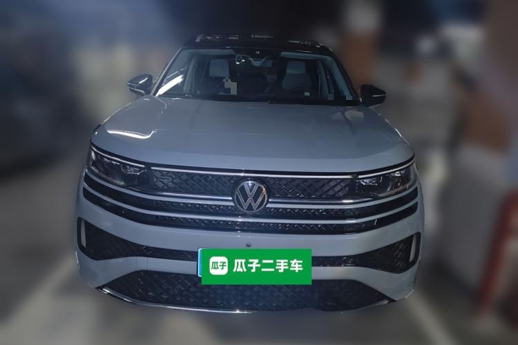 Used Volkswagen Tavendor 2024 380TSI All-Wheel-Drive R-Line Ambition Edition
