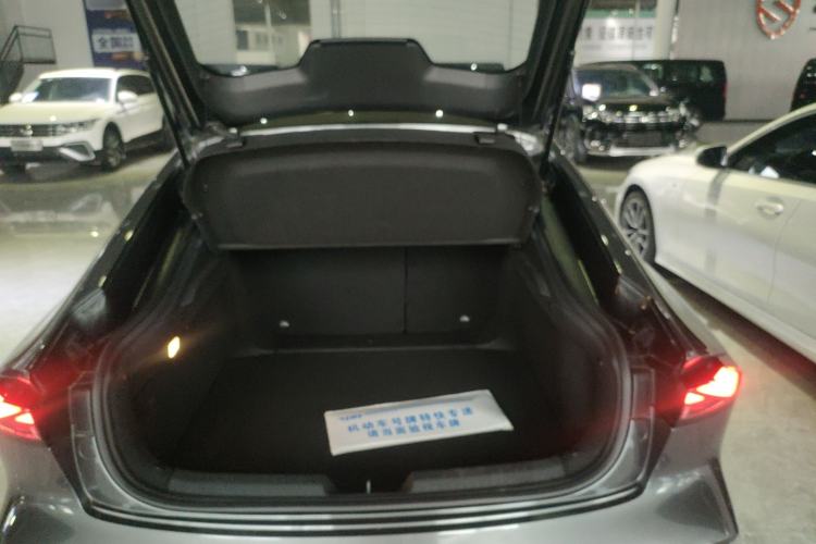 Used Changan UNI-V iDD 2023 ZhiDian iDD 1.5T 113km Smart & Fun Version
