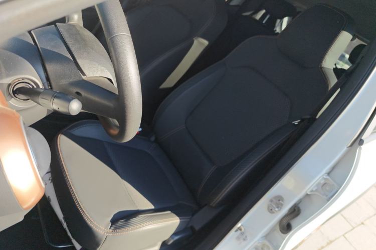 Used Dongfeng NAMMI BOX 2022 Revised Light Wind Edition 201 km Standard Version