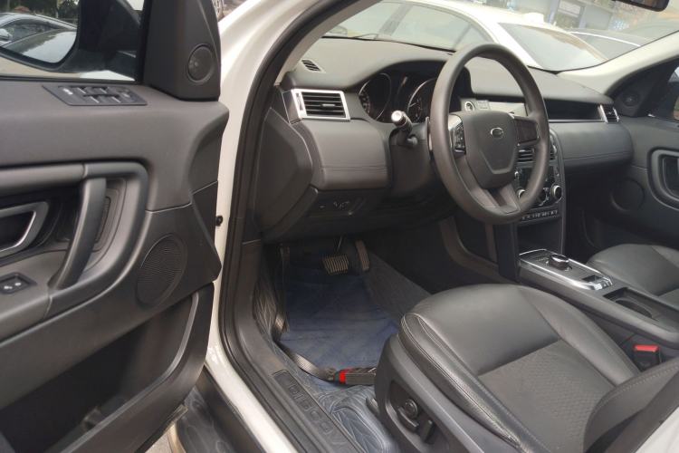 Used Land Rover Discovery Sport 2018 200 PS PURE Edition Driver Seat