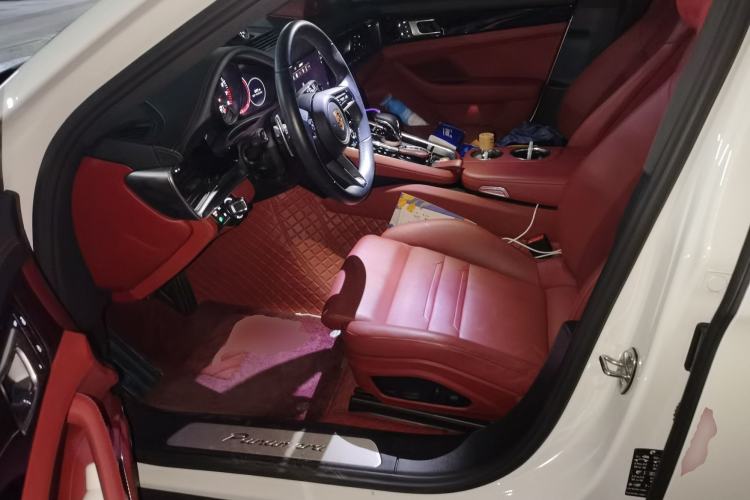 Used Porsche Panamera 2023-Year Restyled Panamera Executive Extended Platinum Edition 2.9T Left Front Seat