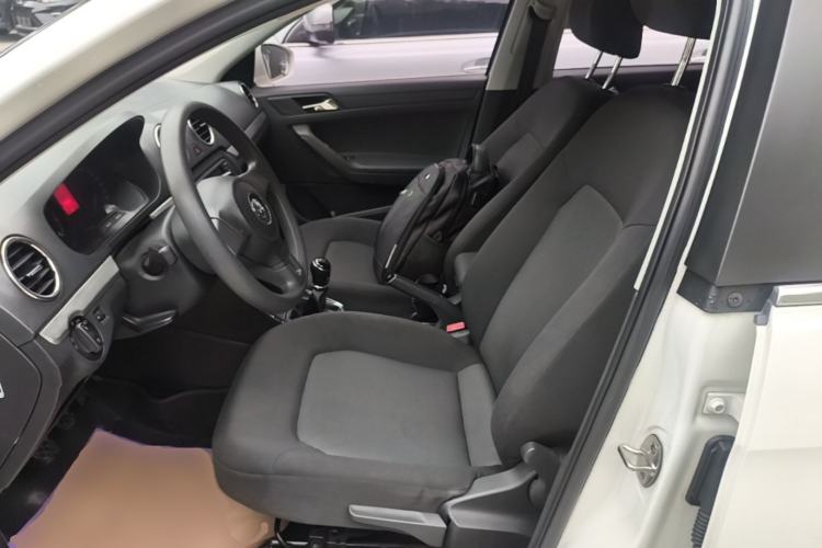 Used Volkswagen Jetta 2015 Value Edition 1.6L Manual Fashionable Style

