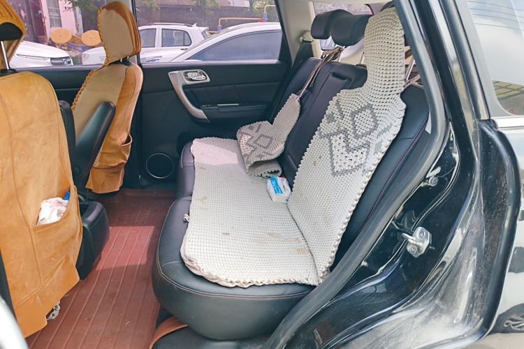 Used Haval H6 2015 Upgraded Model 1.5T Manual Two-Wheel Drive Elite Version Left Rear Seat