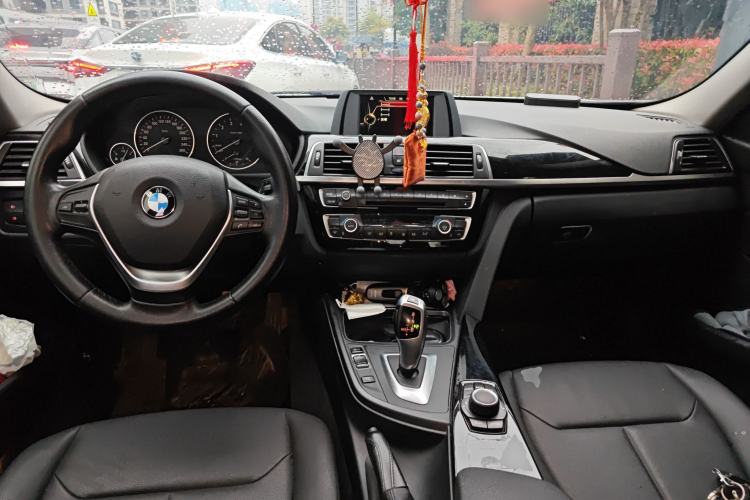Used BMW 3 Series 2017 318i Fashion Model