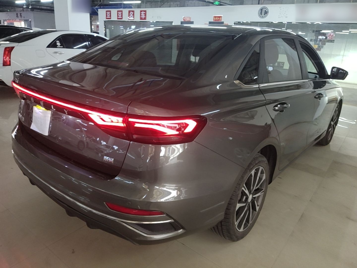 Geely Auto Emgrand 2025 4th Generation 1.5L CVT Luxury Version — снимка 6
