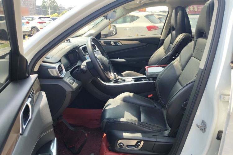 Used Lynk & Co 01 2019 2.0T Two-Wheel-Drive Pro Version China VI Standard
