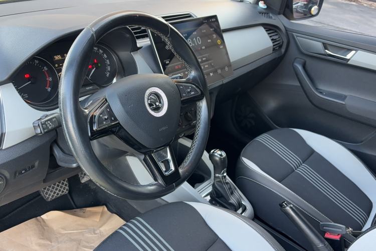 Used Skoda Fabia 2015 1.6L Automatic Sport Edition
