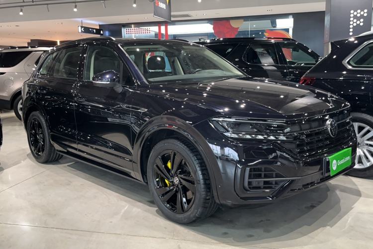 Used Volkswagen Touareg 2022 3.0 TSI Luxury Edition Black Diamond Sport Package
