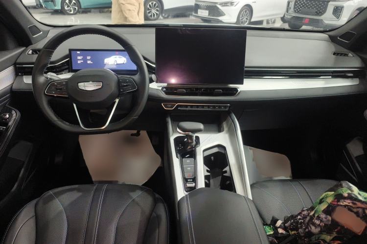 Used Geely Auto Preface 2025 Dongfang Yao 1.5TD Fuyao Edition Center Console