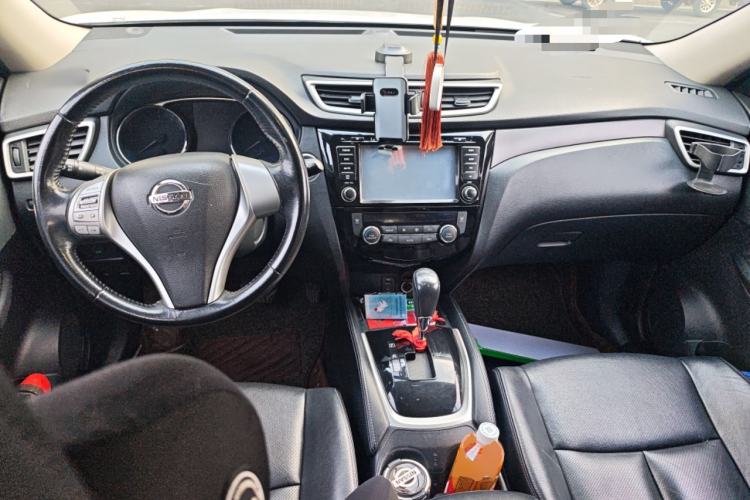 Used Nissan X-Trail 2015 2.0L CVT Comfort MAX Edition 2WD Center Console
