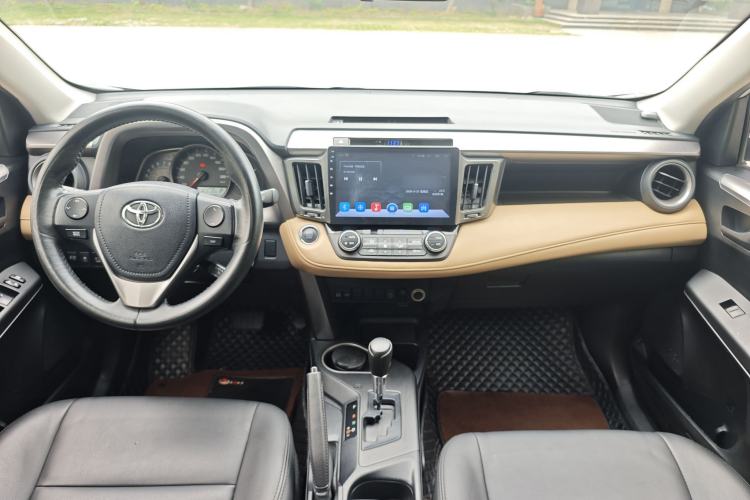 Used Toyota RAV4 2016 2.0L CVT Two-Wheel Drive Fashion Edition China V Standard
