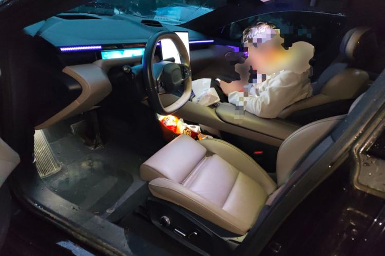 Used Lynk & Co Z10 2025 95 kWh 766 km Range Rear-Wheel Drive Max Left Front Seat