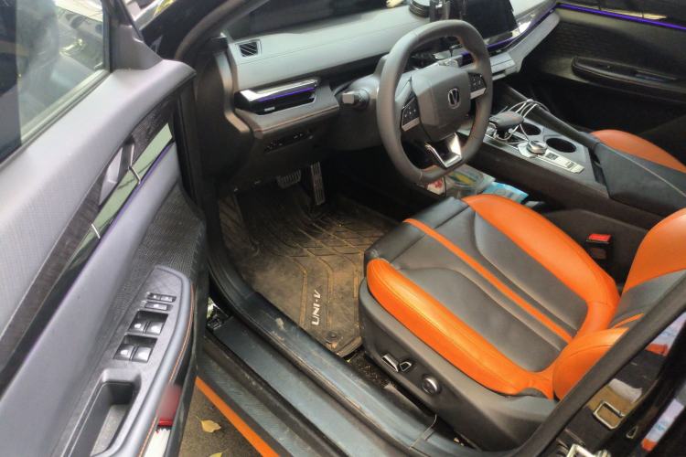 Used CHANGAN UNI-V 2024 1.5T Prestige Sport Edition
