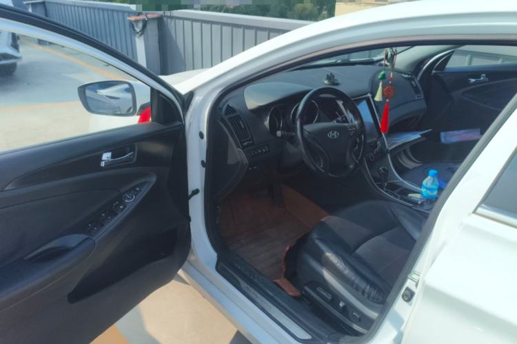 Used Hyundai Sonata 2013 2.4L Automatic Leading Edition China IV Standard