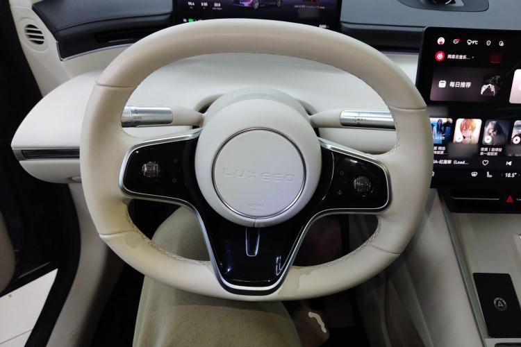 Used Hima Luxeed S7 2024 Ultra Four-Wheel Drive Flagship Edition Steering Wheel