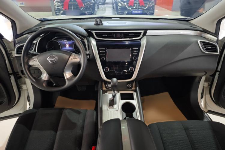 Used Nissan Murano 2021 2.5L XE Two-Wheel Drive Elite Edition Interior 3