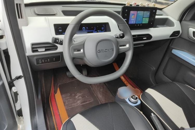 Used Geely Galaxy Panda 2024 Panda Mini 200km Endurance Bear
