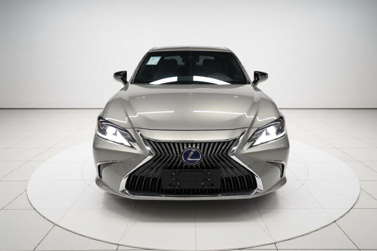 Used Lexus ES 2020 300h Premier Edition