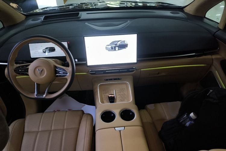 Used VOYAH Dream 2025 PHEV Four-Wheel-Drive Flagship Version – Qiankun Edition Center Console