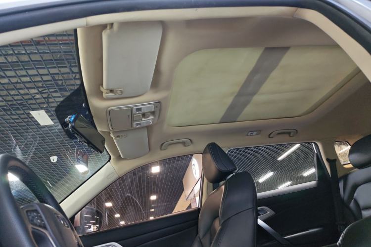 Used Geely Auto Emgrand X7 Sport 2018 1.8TD Automatic Two-Wheel Drive Zhiya Model Headliner