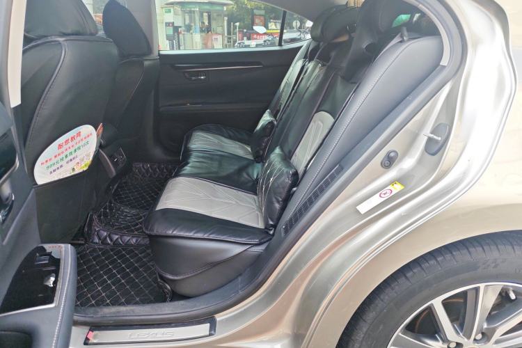 Used Lexus ES 2015 300h Comfort Edition