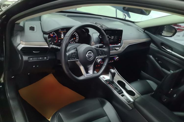 Used Nissan Teana 2021 2.0L XL Comfort Edition Center Console