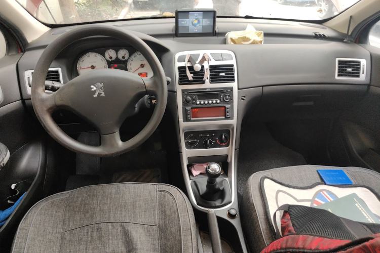 Used Peugeot 307 2010 Sedan 1.6L Manual Comfort Edition
