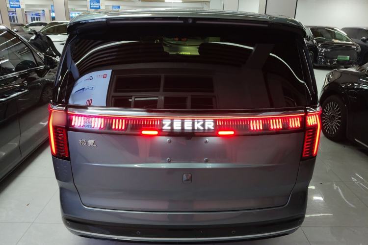 Used Zeekr 009 2024 7-Seater Walk-Through Version Four-Wheel Drive 108 kWh
